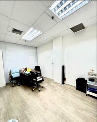North Bridge Centre (D7), Office #528975061